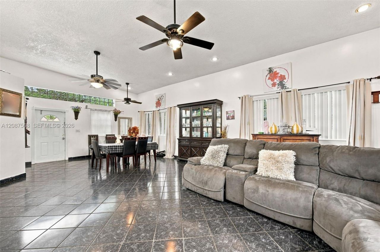 1299 NW 120th St, North Miami, FL 33167 Photo