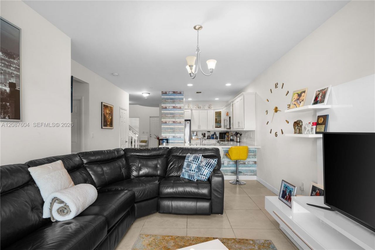 6005 NW 104th Path, Unit 6005, Doral, FL 33178 Photo