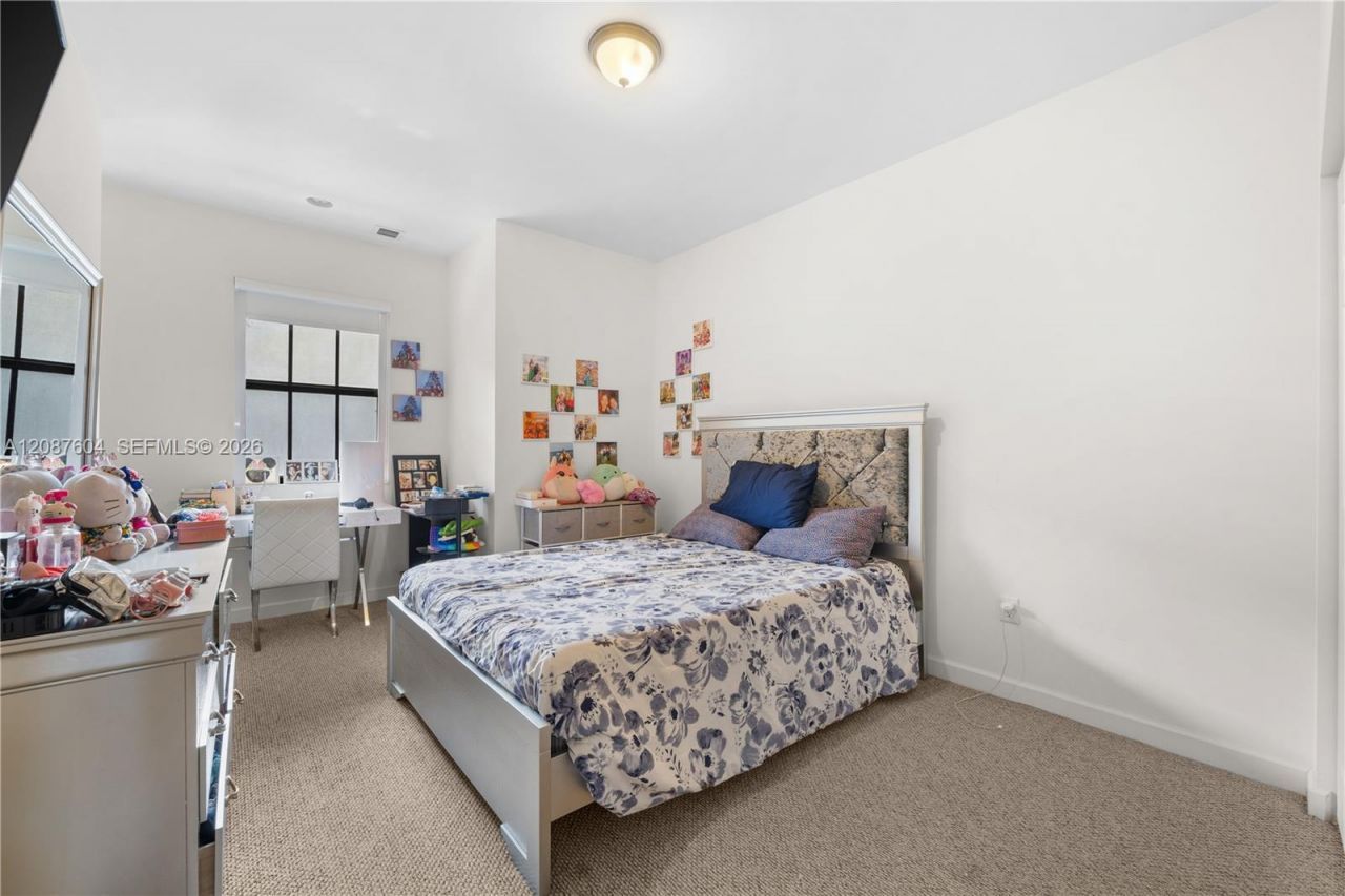 6005 NW 104th Path, Unit 6005, Doral, FL 33178 Photo