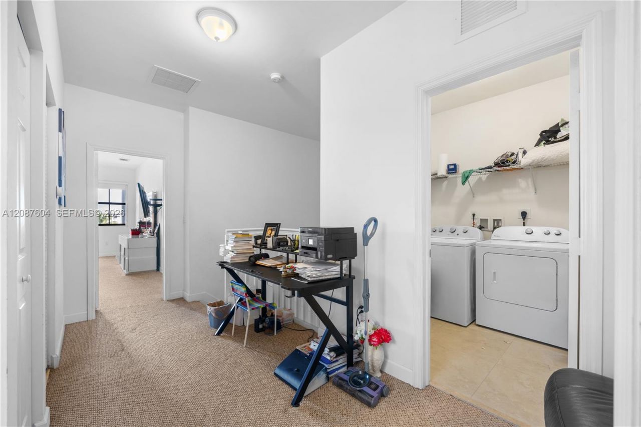 6005 NW 104th Path, Unit 6005, Doral, FL 33178 Photo