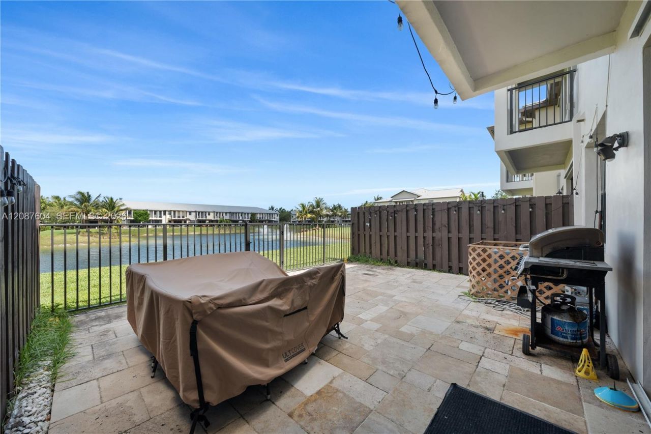 6005 NW 104th Path, Unit 6005, Doral, FL 33178 Photo