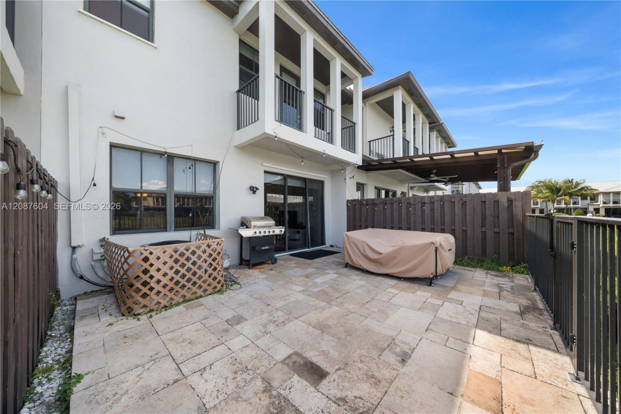 6005 NW 104th Path, Unit 6005, Doral, FL 33178 Photo