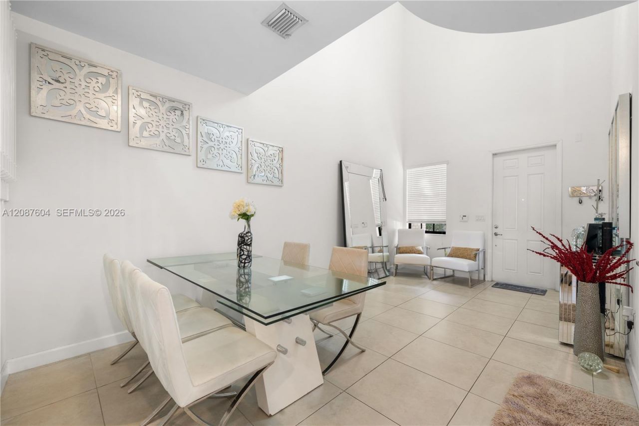 6005 NW 104th Path, Unit 6005, Doral, FL 33178 Photo