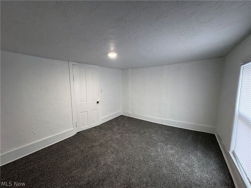 210 W 3rd Street, Uhrichsville, OH 44683 Photo 12