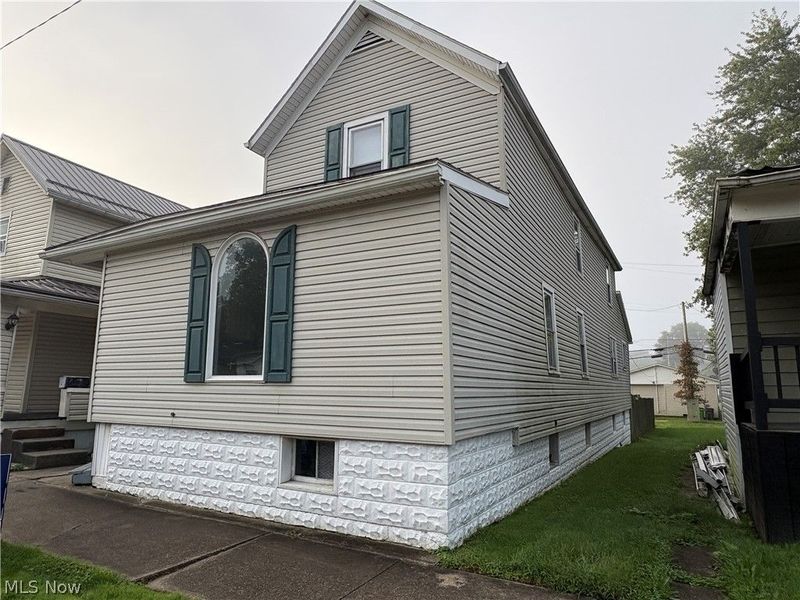 210 W 3rd Street, Uhrichsville, OH 44683 Photo 28