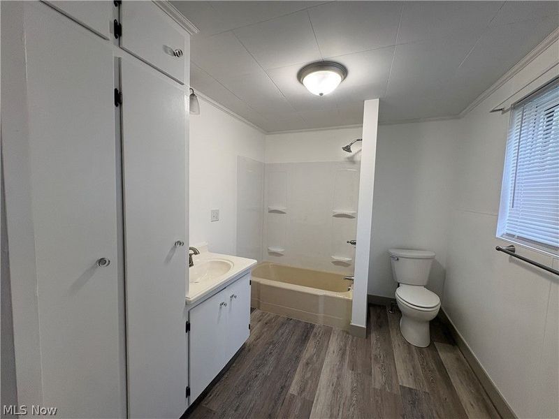 210 W 3rd Street, Uhrichsville, OH 44683 Photo 5