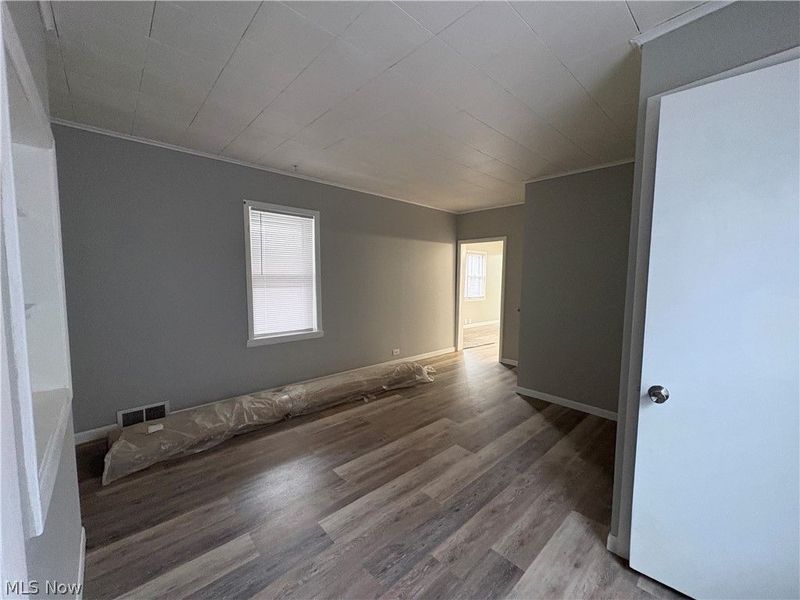210 W 3rd Street, Uhrichsville, OH 44683 Photo 7