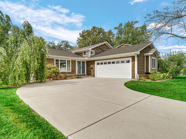 9424 Chestnut Lane , Munster, IN 46321