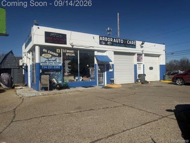 79 Ecorse Road, Ypsilanti, Mi 48198