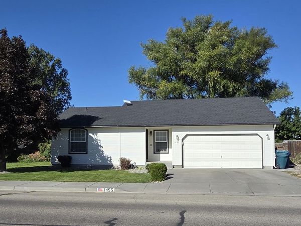 1455 N Haskett, Mountain Home, ID 83647