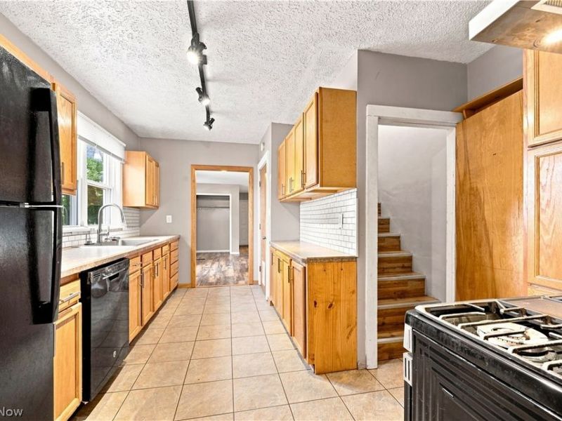 540 Bird Street, Wadsworth, OH 44281 Photo 10
