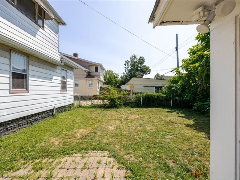 18606 Cherokee Avenue, Cleveland, OH 44119 Photo 36