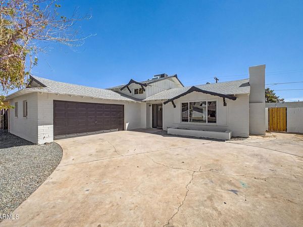 4529 W BERRIDGE Lane, Glendale, AZ 85301