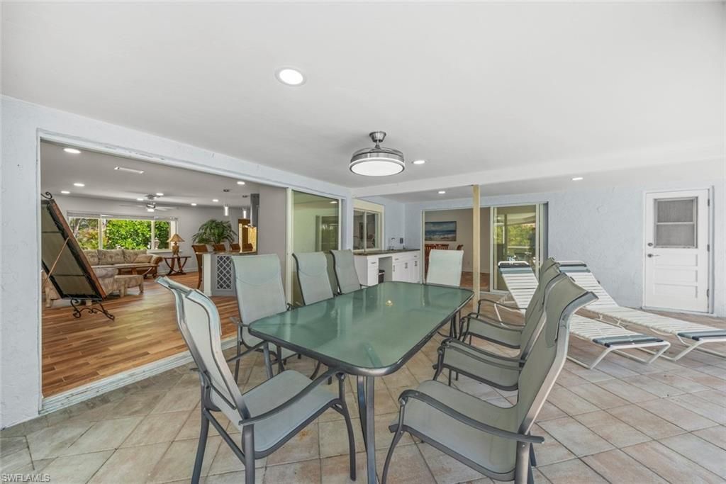 9421 Moonlight Dr, Sanibel, FL 33957 Photo