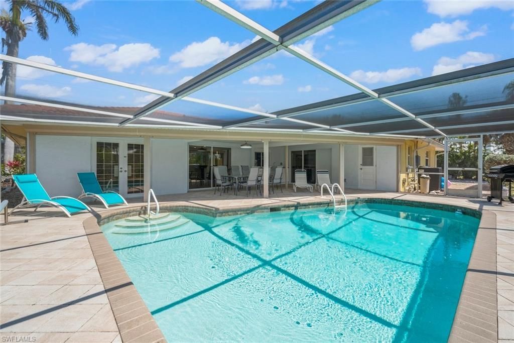 9421 Moonlight Dr, Sanibel, FL 33957 Photo