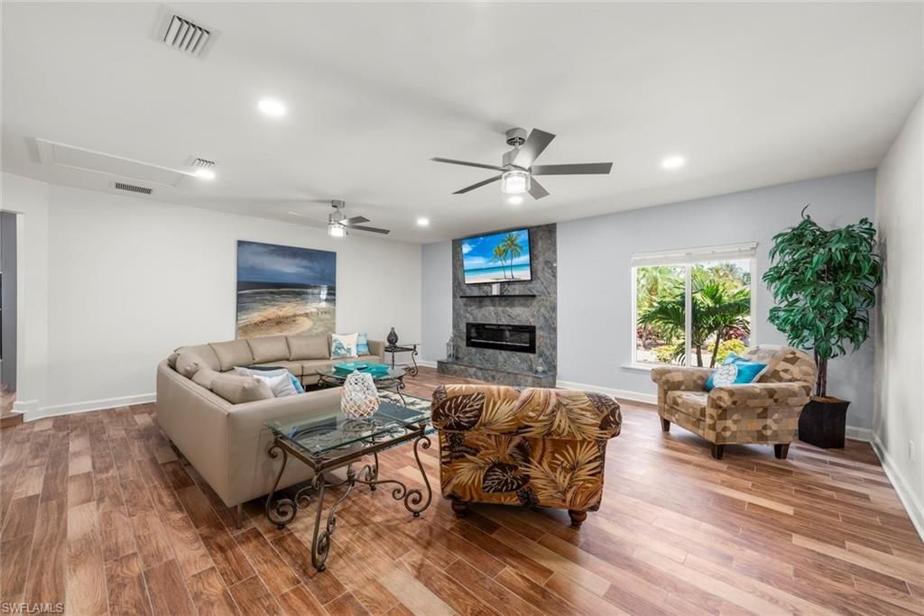 9421 Moonlight Dr, Sanibel, FL 33957 Photo