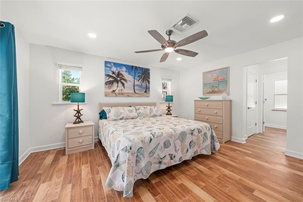9421 Moonlight Dr, Sanibel, FL 33957 Photo