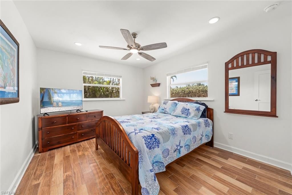 9421 Moonlight Dr, Sanibel, FL 33957 Photo