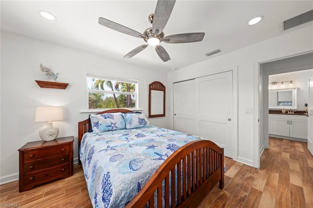 9421 Moonlight Dr, Sanibel, FL 33957 Photo