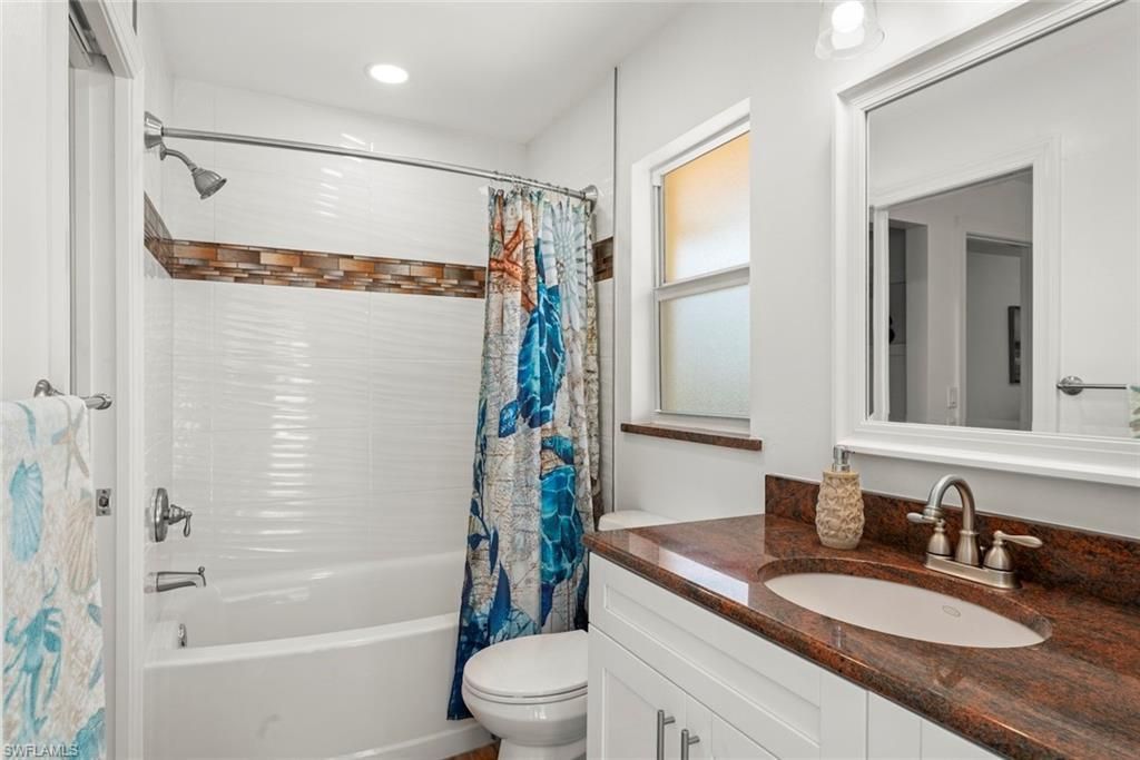9421 Moonlight Dr, Sanibel, FL 33957 Photo