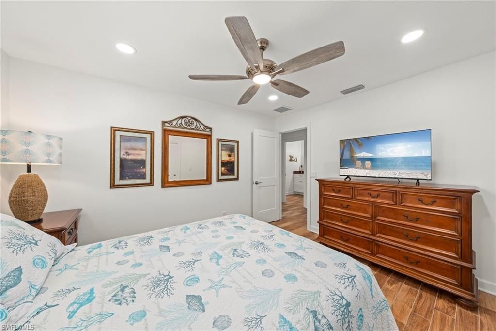 9421 Moonlight Dr, Sanibel, FL 33957 Photo
