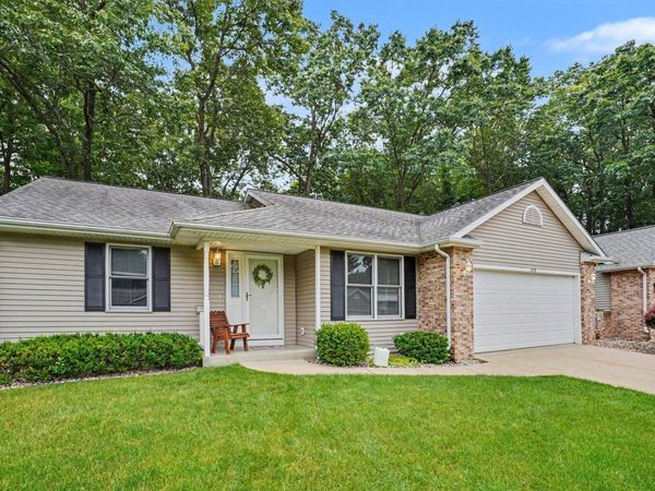 1498 Estero Drive, Portage, MI 49002