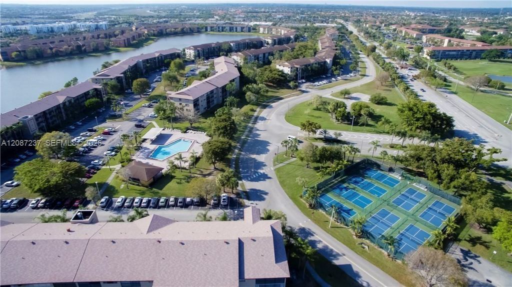 800 SW 131st Ave, Unit 301F, Pembroke Pines, FL 33027 Photo