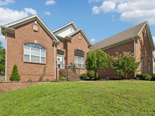 830 Loretta Dr , Goodlettsville, TN 37072