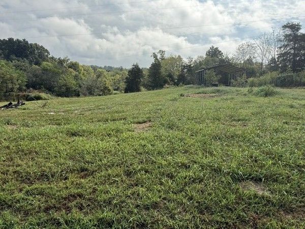 1375 Edgewood Rd , Mc Ewen, TN 37101