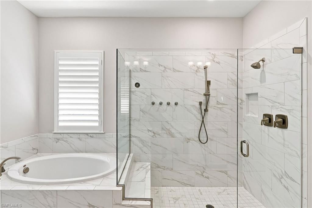 9356 Montelanico Loop, Naples, FL 34119 Photo