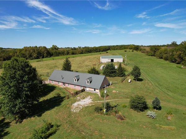 2751 NW Gospel Road, Maysville, MO 64469