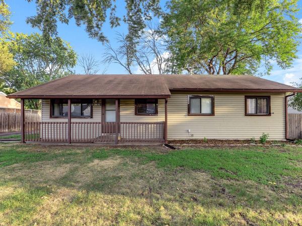 1909 Laramie Trail, Brooklyn Park, MN 55444