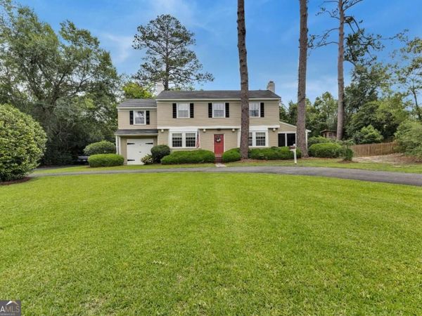 2417 N Oak Street, Valdosta, GA 31602