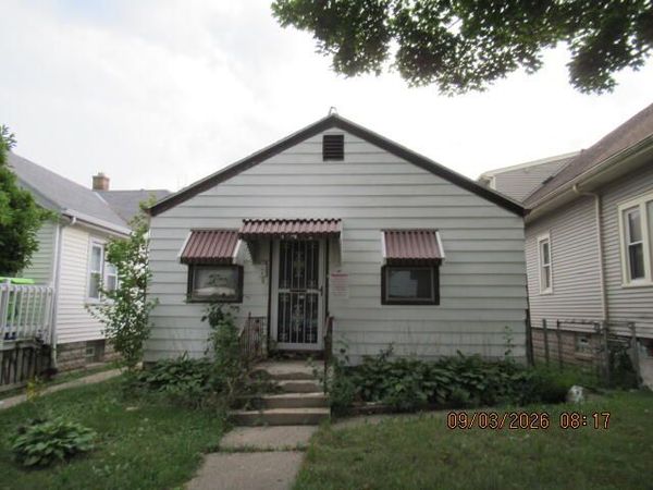 4118 N 7th St, Milwaukee, WI 53209