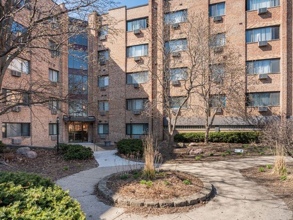 5358 N Cumberland Avenue , Unit 213, Chicago, IL 60656