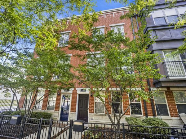 2503 S Calumet Avenue , Chicago, IL 60616