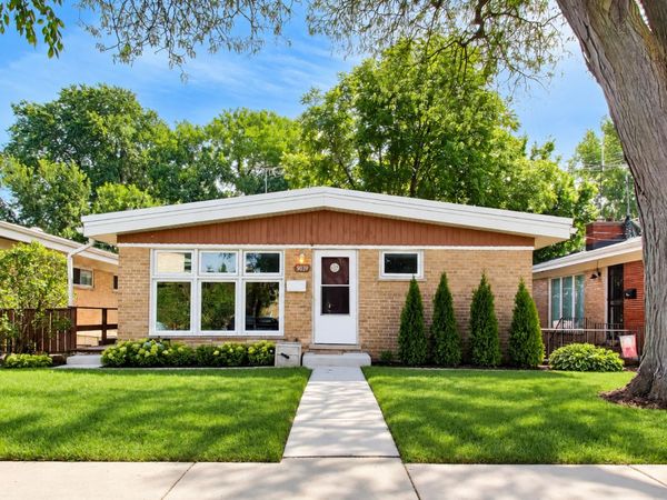 9039 Niles Center Road , Skokie, IL 60076