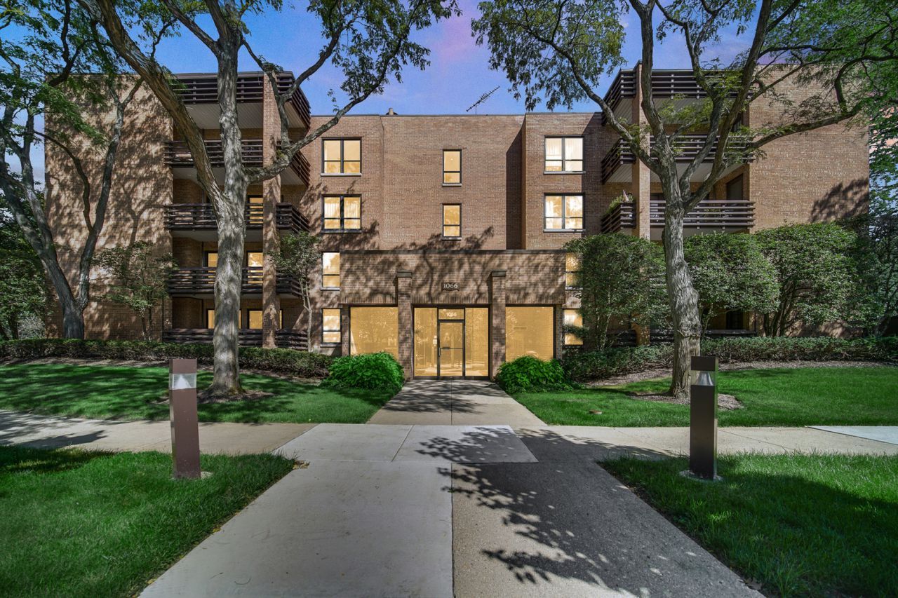 1066 Shermer Road, Unit 11, Northbrook, IL 60062 Main Photo