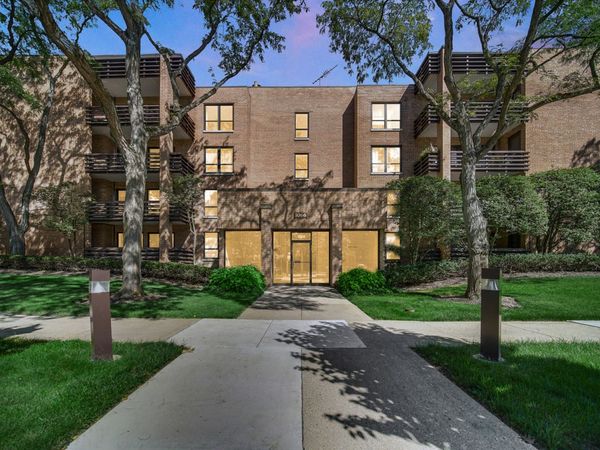 1066 SHERMER Road, Unit 11, Northbrook, IL 60062