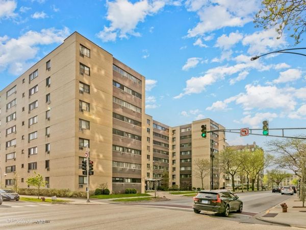 6300 N SHERIDAN Road , Unit 204, Chicago, IL 60660