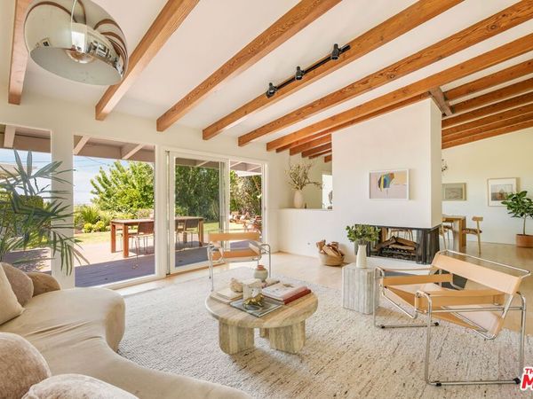 3554 Berry Drive, Studio City, CA 91604