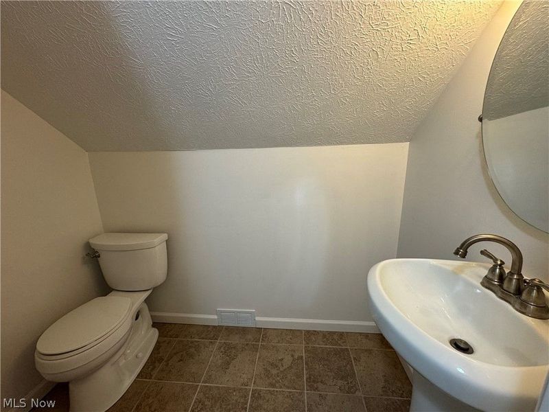 26381 Drakefield Avenue, Euclid, OH 44132 Photo 17