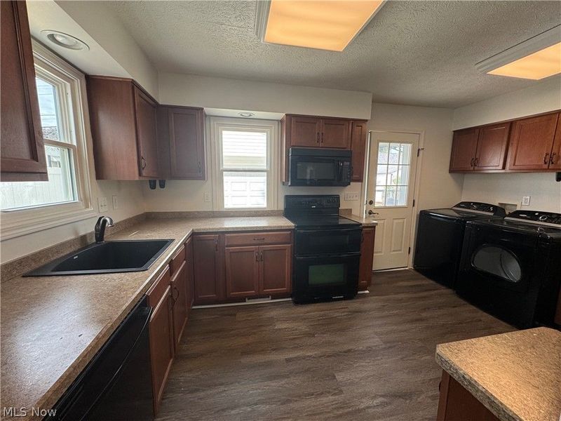26381 Drakefield Avenue, Euclid, OH 44132 Photo 2