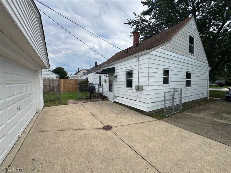 26381 Drakefield Avenue, Euclid, OH 44132 Photo 24