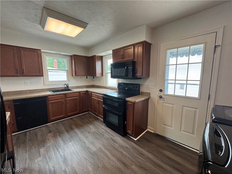 26381 Drakefield Avenue, Euclid, OH 44132 Photo 4