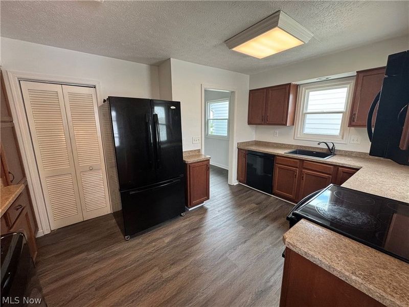 26381 Drakefield Avenue, Euclid, OH 44132 Photo 5