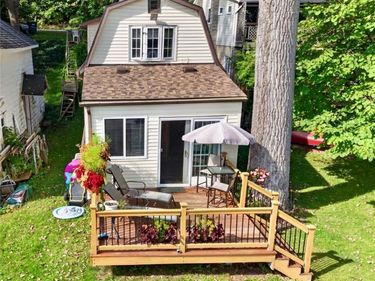 6125 W Lake Road, Groveland, NY 14435