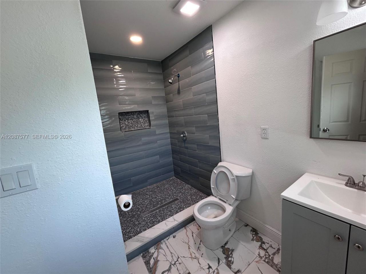 1835 NW 122nd St, Miami, FL 33167 Photo