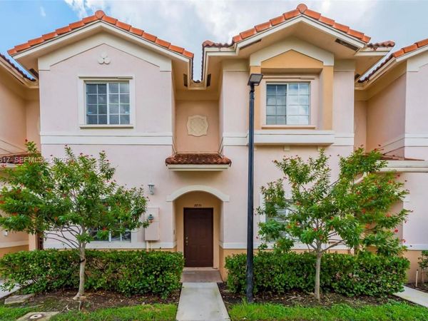 8870 N Isles Cir , Tamarac, FL 33321