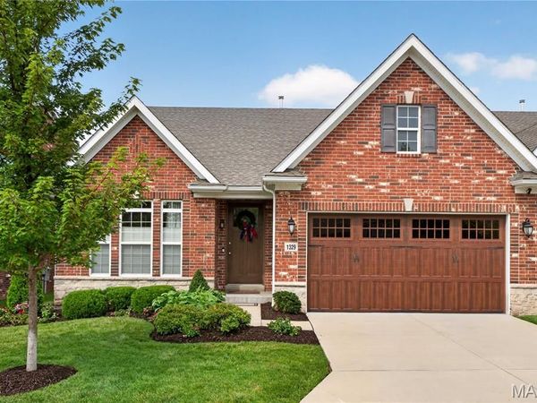 1329 Cordata Drive , Frontenac, MO 63131
